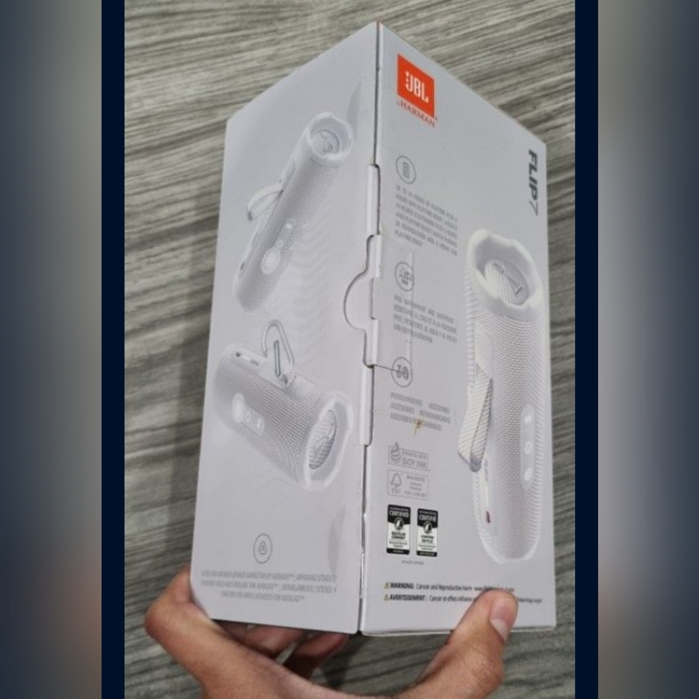 (NEW) JBL Flip 7 Portable Bluetooth Speaker - White